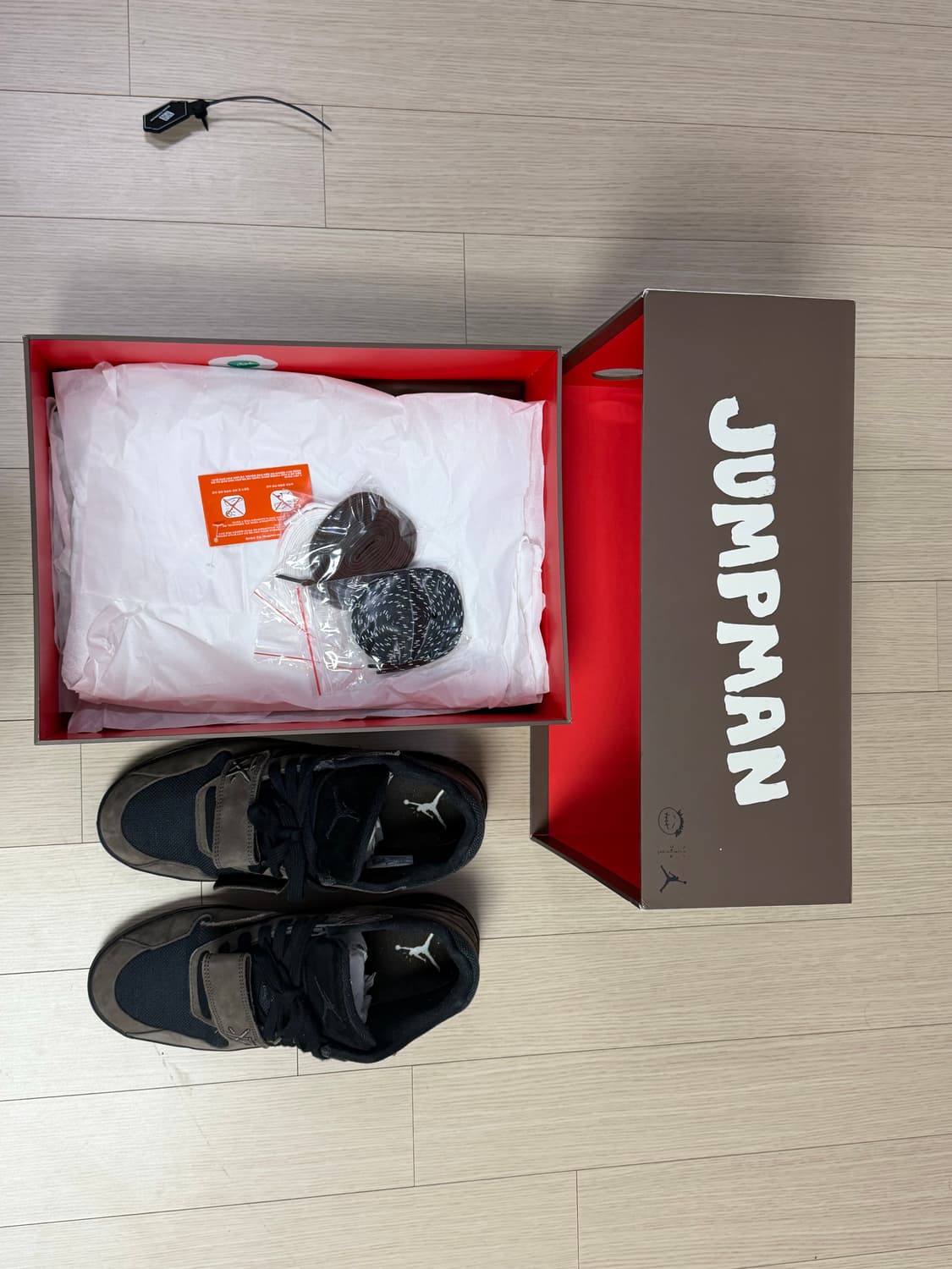 조던1 트래비스 스캇 점프맨 다크모카 275 상품이미지1