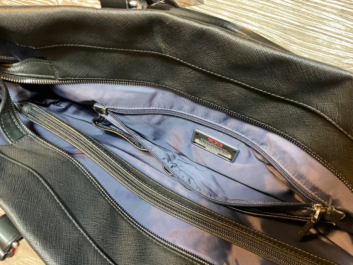 투미 사피아노 트래버 블랙 토트백 상품이미지7