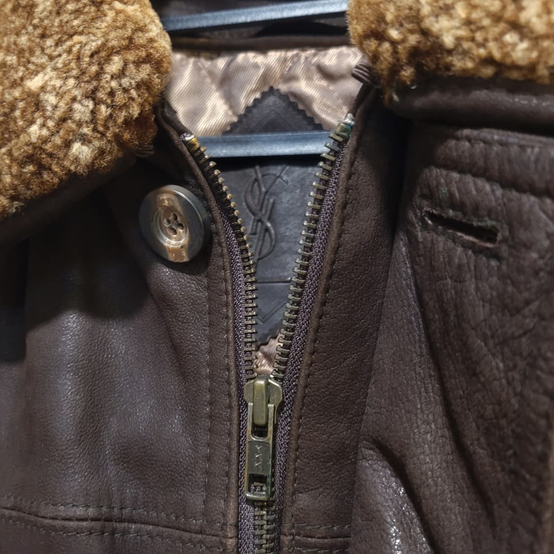 입생로랑 YSL 양가죽 무스탕 105 상품이미지4