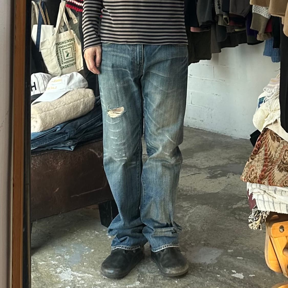 (착용컷) 리바이스 502 (남성용 34.5) 상품이미지3