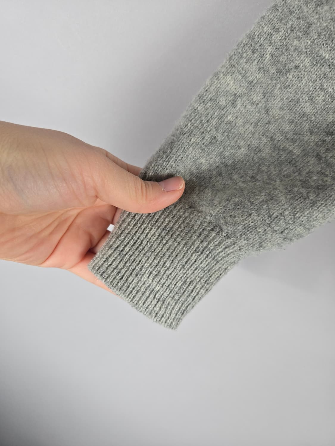 [무료배송]유니클로 M 남성 울100 모100 브이넥 니트 가디건 상품이미지4