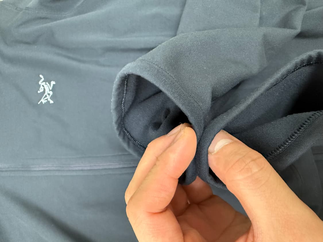 아크테릭스 카이어나이트 라이트웨이트 자켓 블랙사파이어 색상입니다. XL  상품이미지3