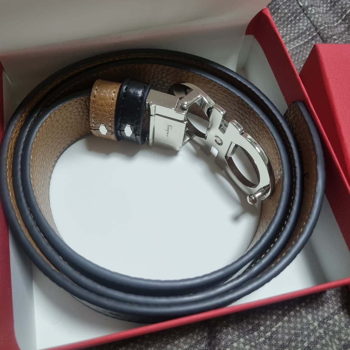 페라가모 벨트 팝니다 허리25에서40가능 새것입니다 상품이미지3