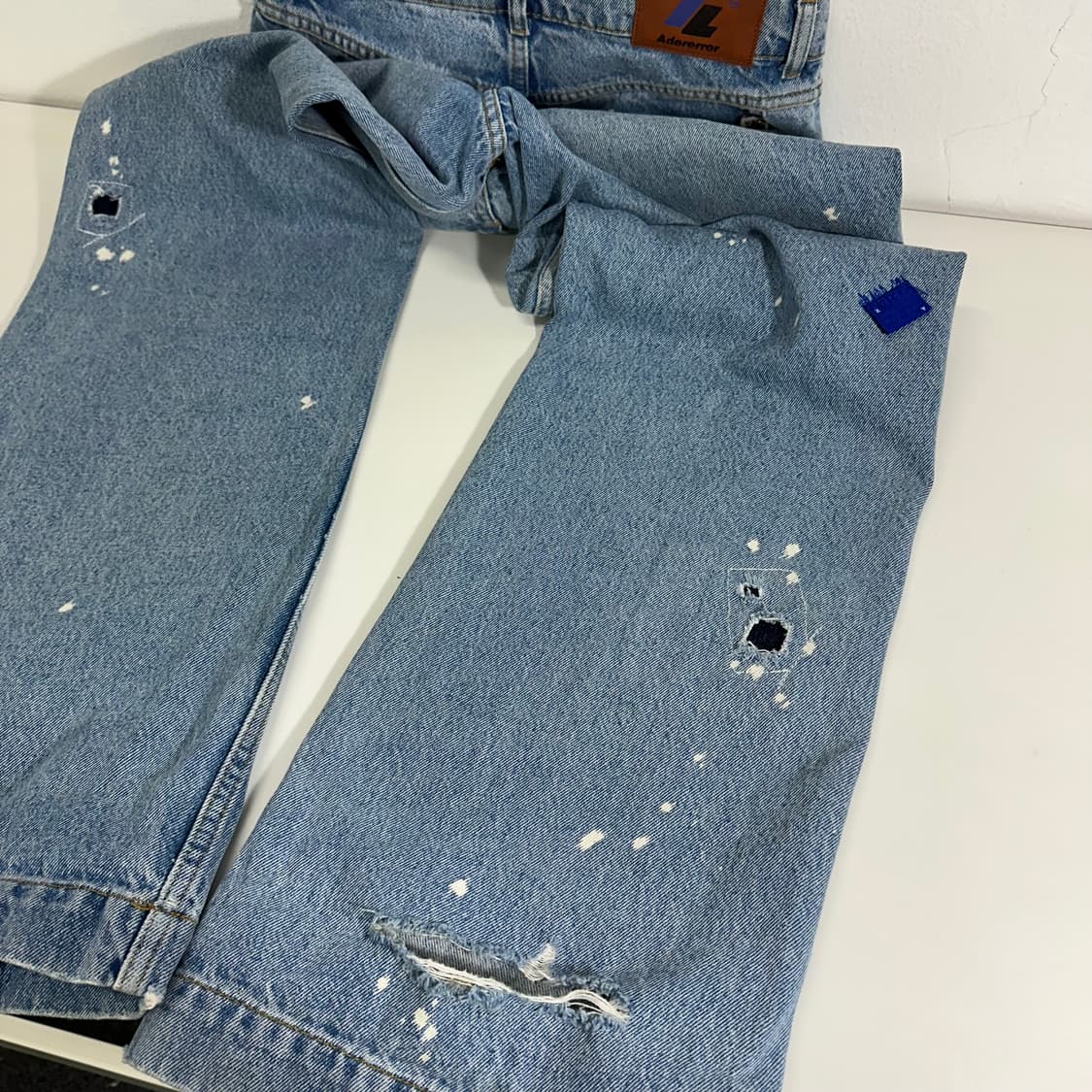 34 아더에러 X 자라 자더에러 연청 패치워크 디스트로이드 데님팬츠 상품이미지7