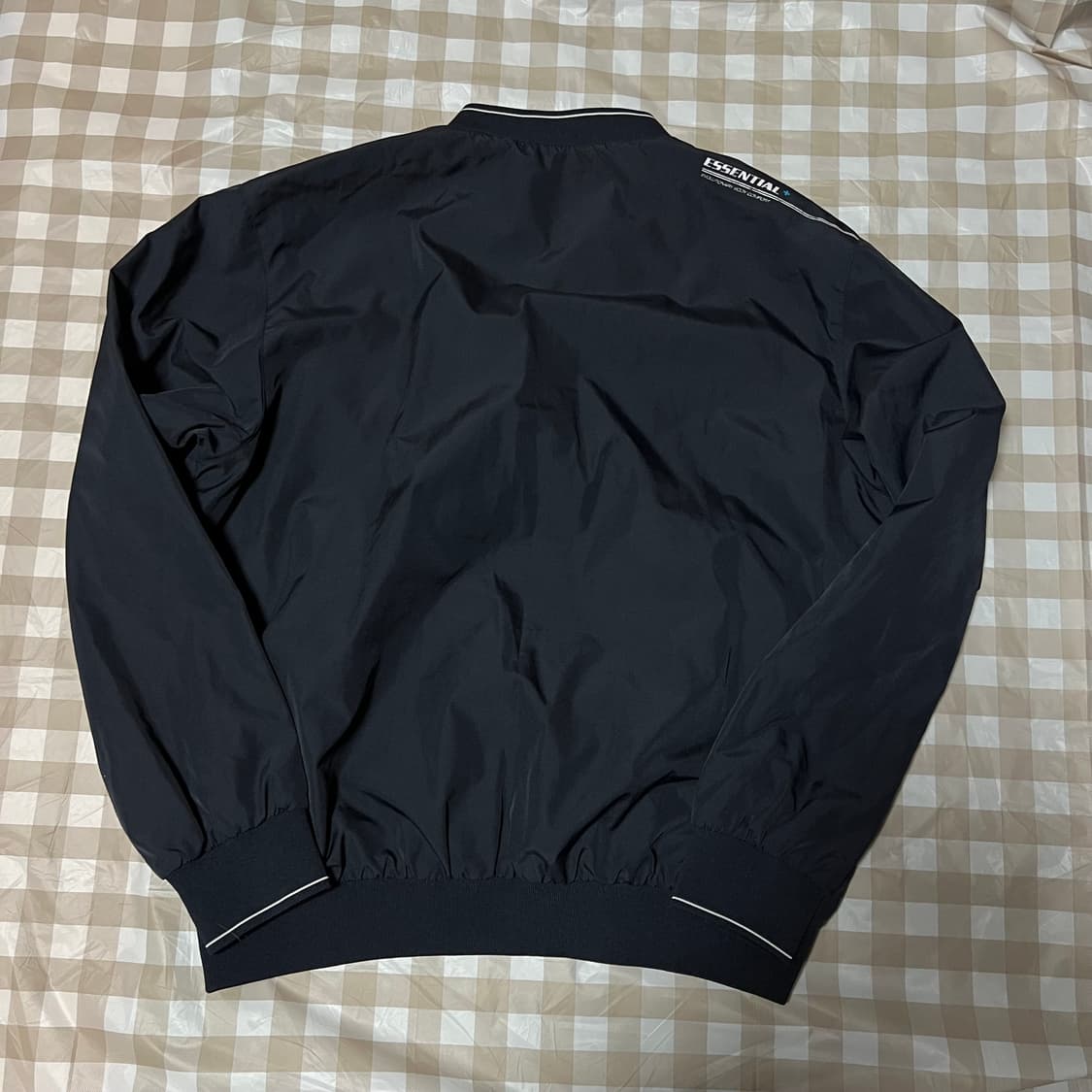 아식스 에센셜 브이넥 웜업 100 V넥 바람막이 긴팔 상품이미지3