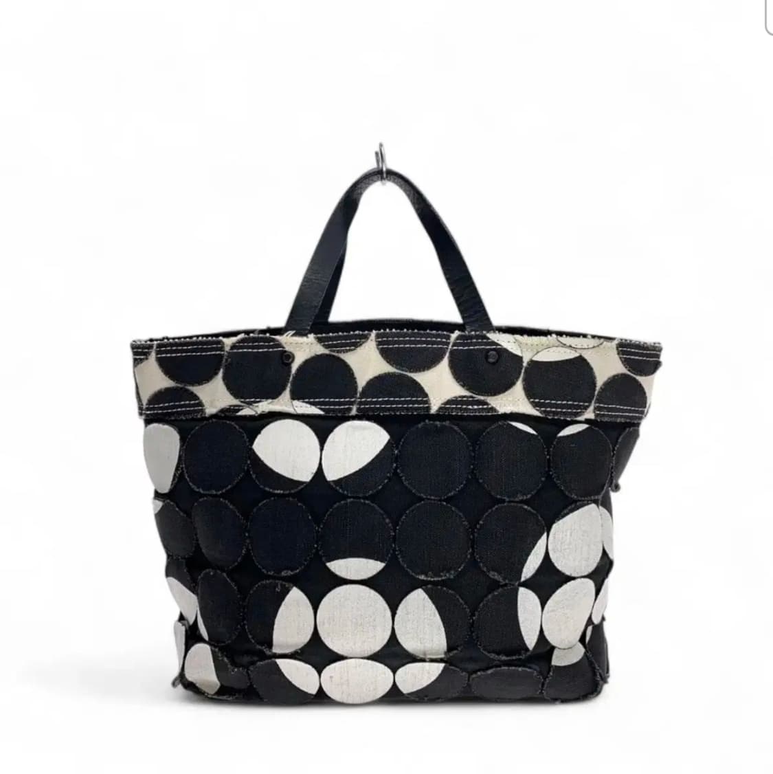 이세이미야케 플리츠 플리즈 닷패턴 컷아웃 토트백 상품이미지2