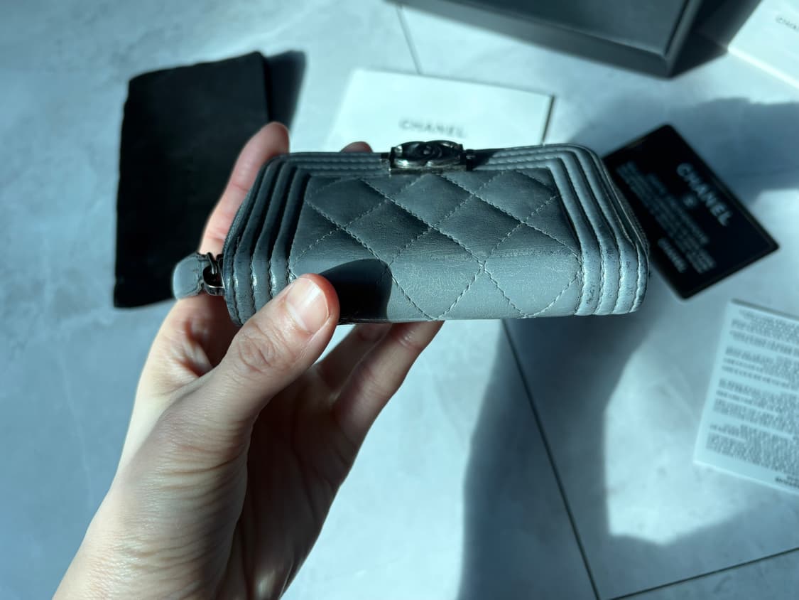 샤넬 보이 카드지갑 은장 / 그레이 / 정품 상품이미지4