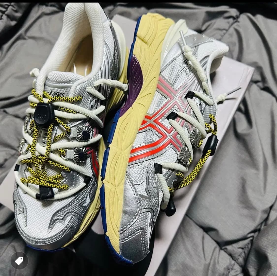 아식스 x 토가 젤 큐물러스 16 TG 화이트 레드 퓨어 실버 상품이미지1