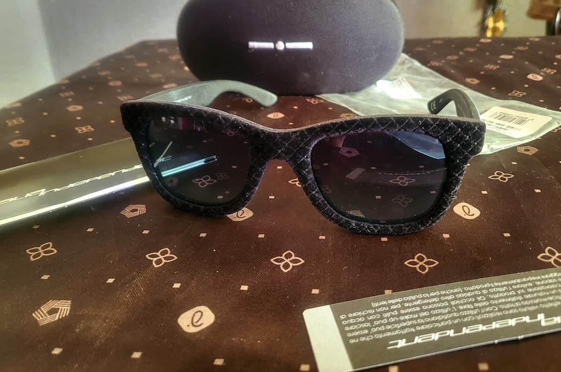 [미착용 새상품]* INDEPENDENT  블랙벨벳 선글라스* 상품이미지4