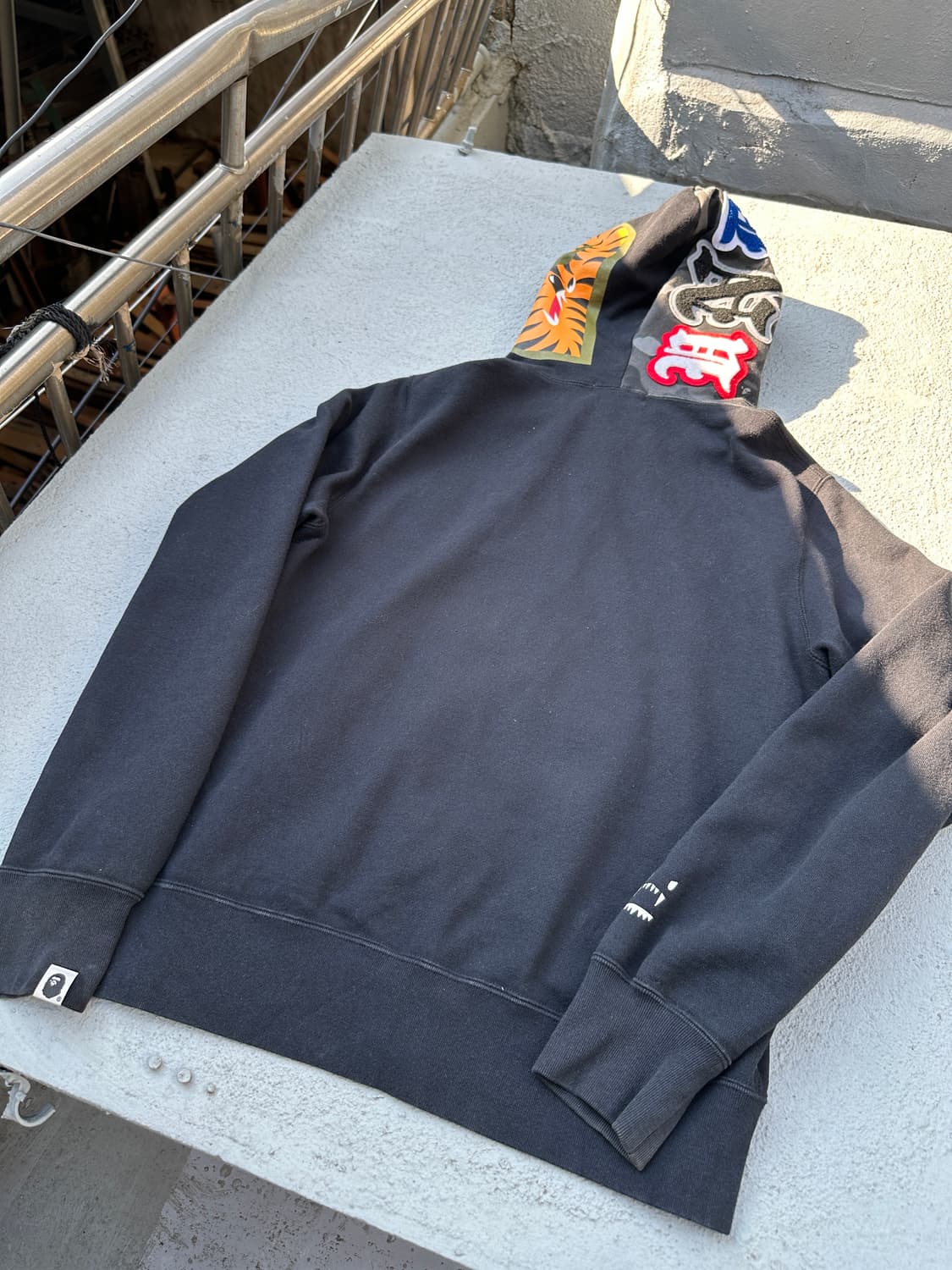 BAPE x UNDEFEATED 샤크 후드집업  상품이미지9