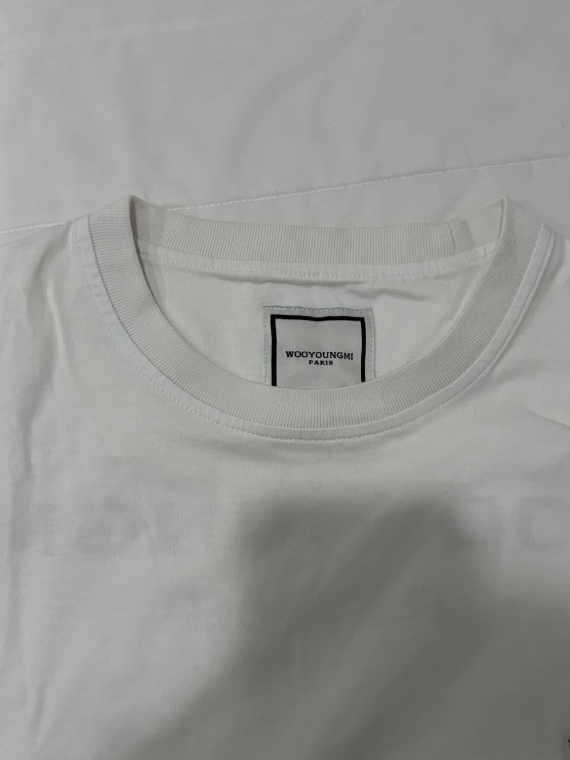우영미 실버 백로고 티셔츠 화이트 상품이미지3