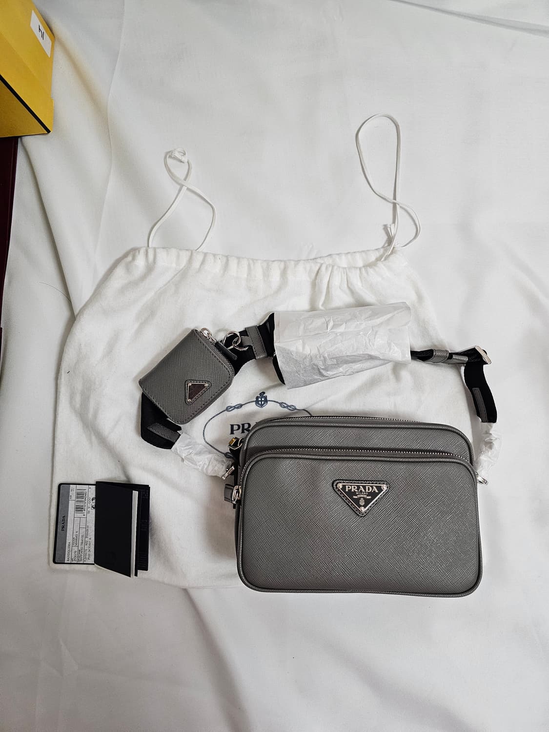 (새상품)프라다 크로스백 브띠크매장품 상품이미지1