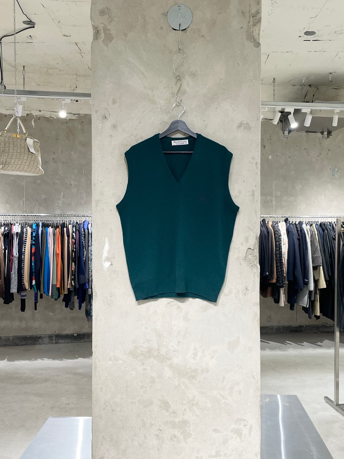 버버리 그린 기마로고 V넥 울 니트 베스트 상품이미지1