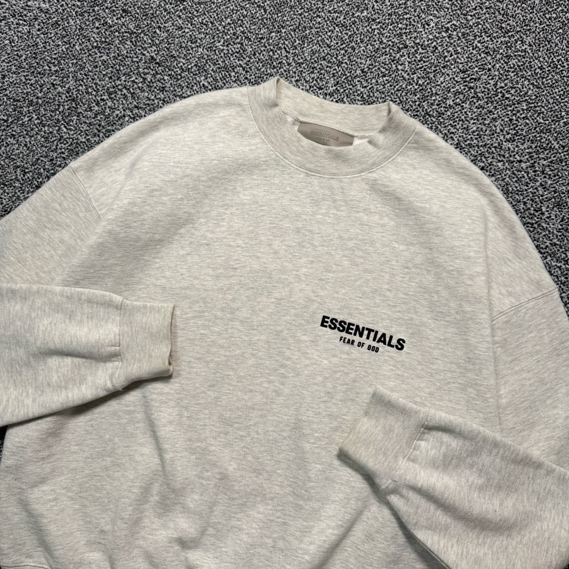 Name : 에센셜 스펠아웃 후면 빅로고 오트밀 오버핏 맨투맨 :)  상품이미지3