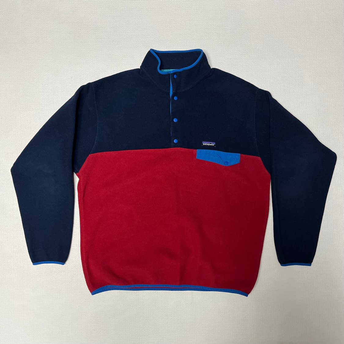 파타고니아 신칠라 네이비/레드 상품이미지1