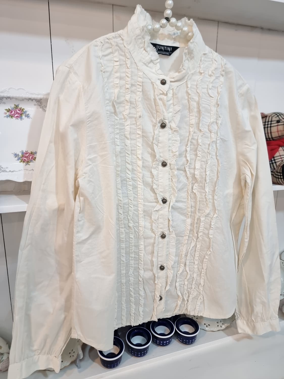 JUNTINI 프릴 장식 블라우스 아이보리 상품이미지3