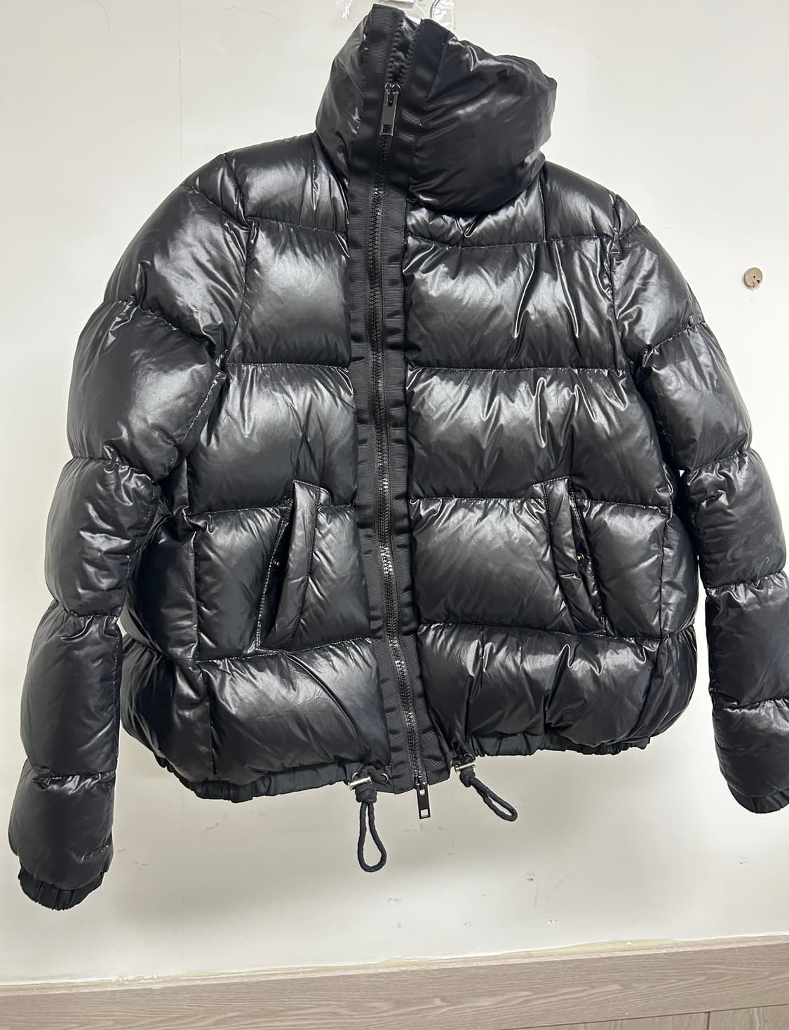 리틀블랙 블랙 유광 숏패딩 상품이미지2