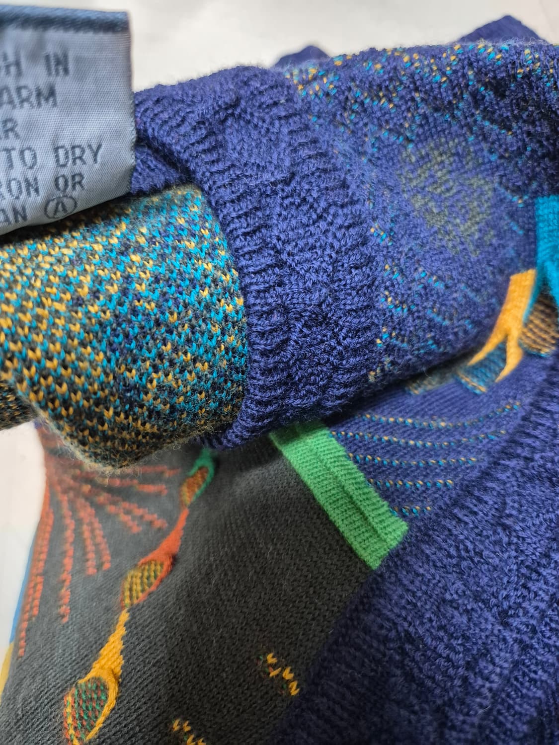 정품 GECCU 게쿠 멀티컬러 니트 베스트 상품이미지7