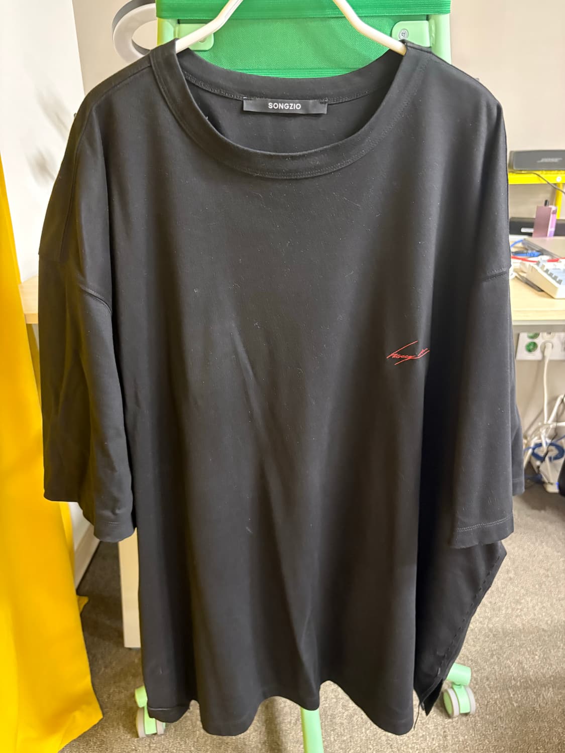 송지오 24FW 컬렉션 사선 자수 반팔 50 상품이미지2