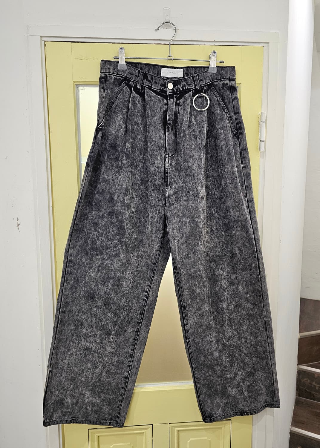 Adrer 스톤워싱 핀턱 와이드 테이퍼드 데님 상품이미지2