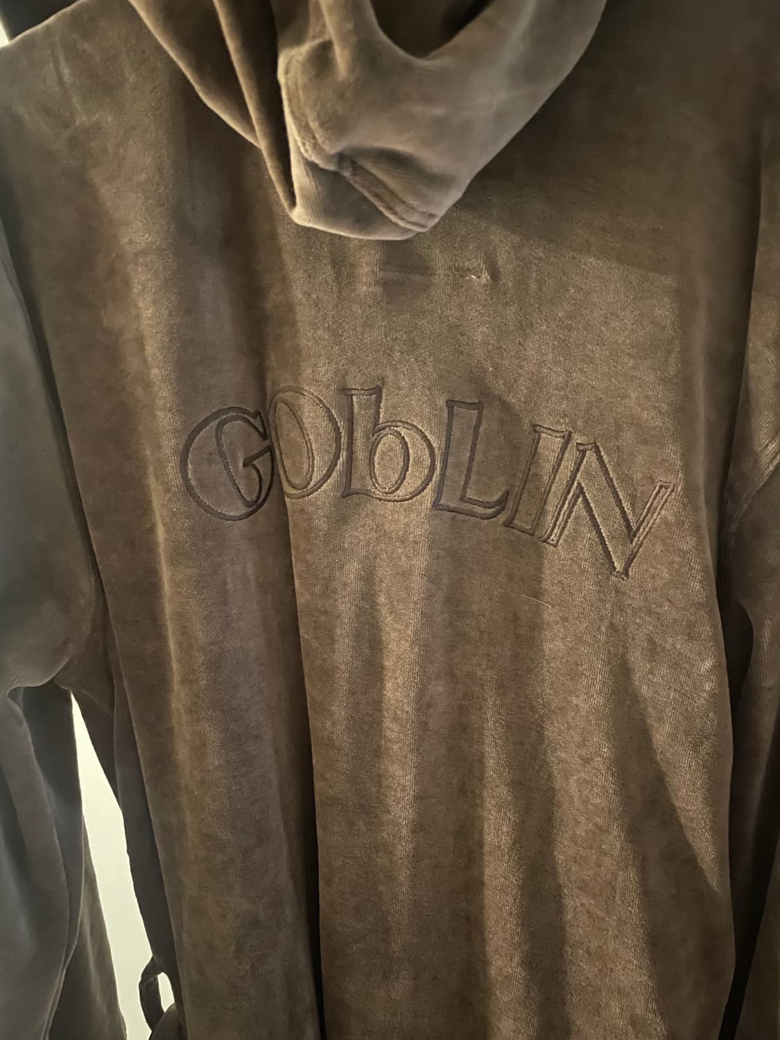 고블린웨어 벨벳 브라운 가운 상품이미지3