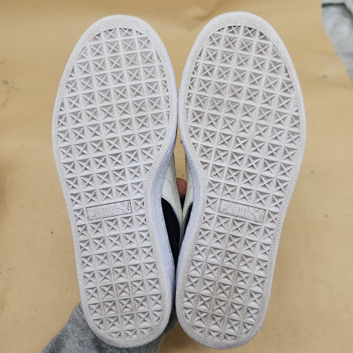 퓨마 스웨이드 여성 스니커즈 230 상품이미지4