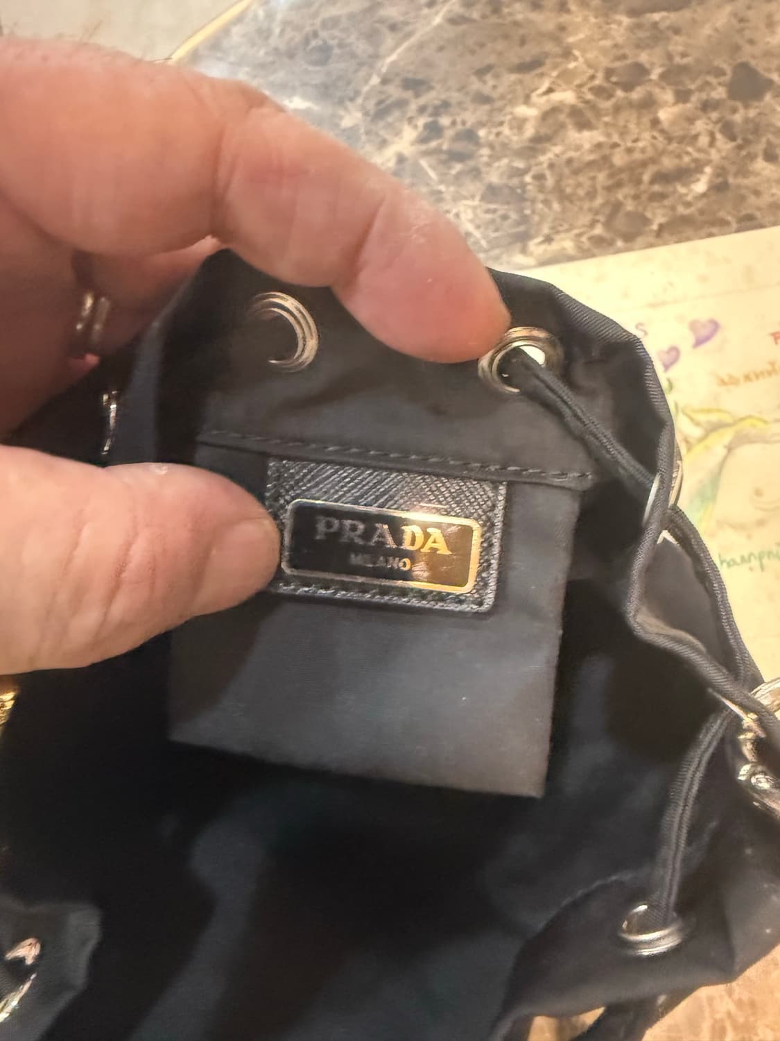 정품 프라다 나일론 버킷 파우치백 팝니다 상품이미지8