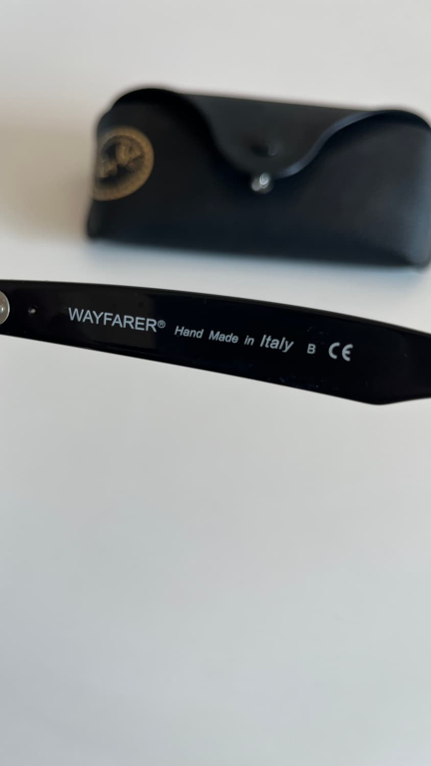 레이벤의 모델 웨이페어러 RB2140-A 901 54 사이즈 팝니다 상품이미지2