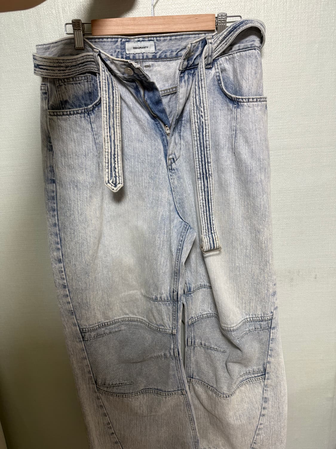 999휴머니티 AV BELTED PLEATS DENIM PANTS 상품이미지3