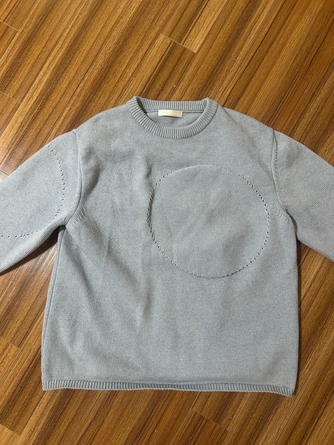 월드와일무브먼트 니트 상품이미지2