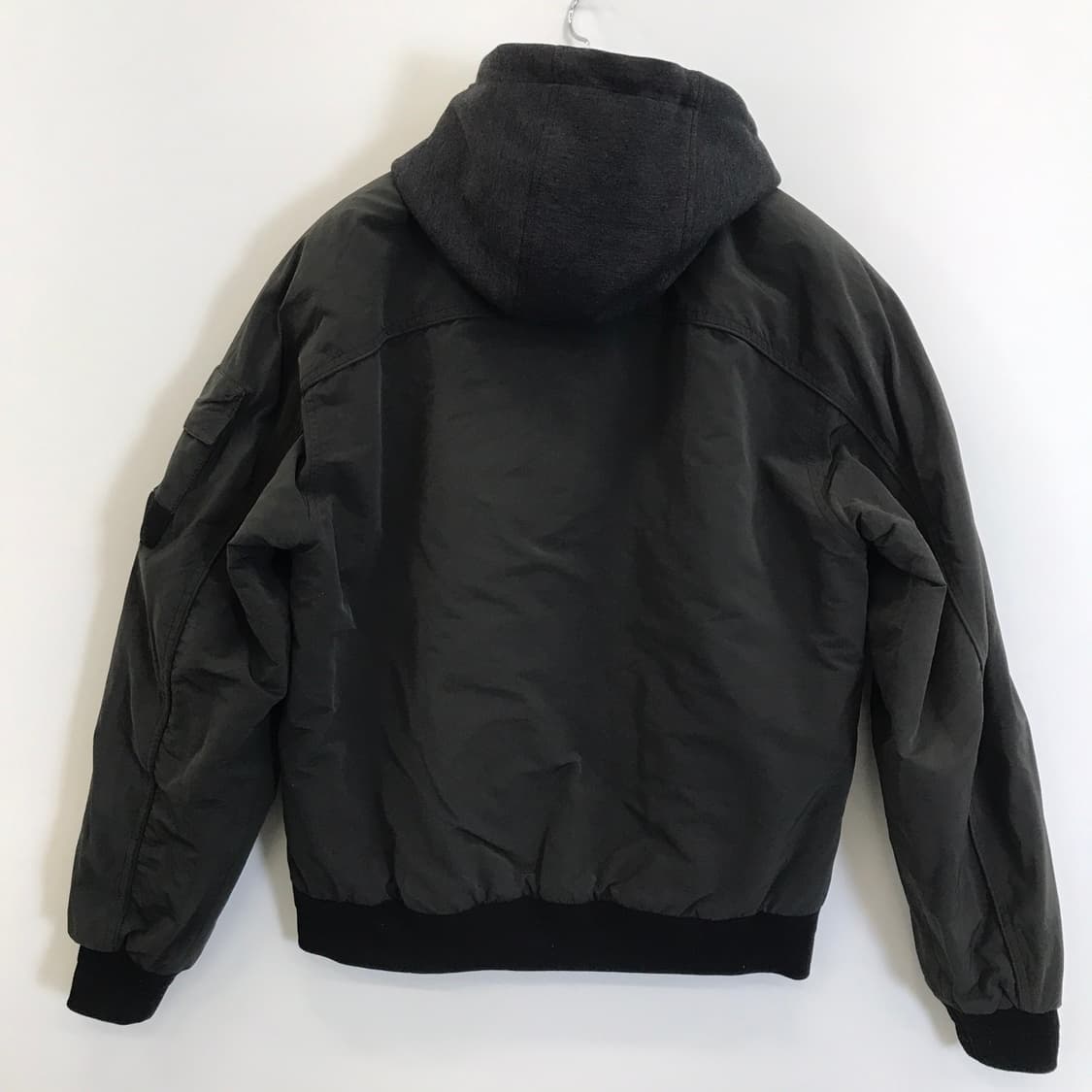 버커루 신형 후드레이어드 항공점퍼 [M사이즈] 상품이미지4