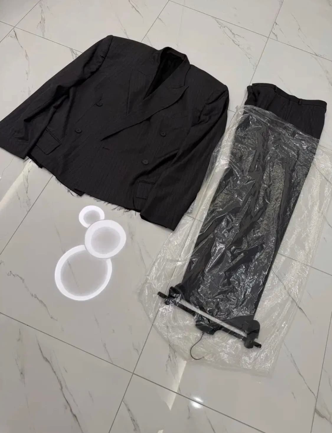 발렌시아가 캐피탈 비 스트라이프 오버사이즈 더블 블레이져 +팬츠셋업 상품이미지9