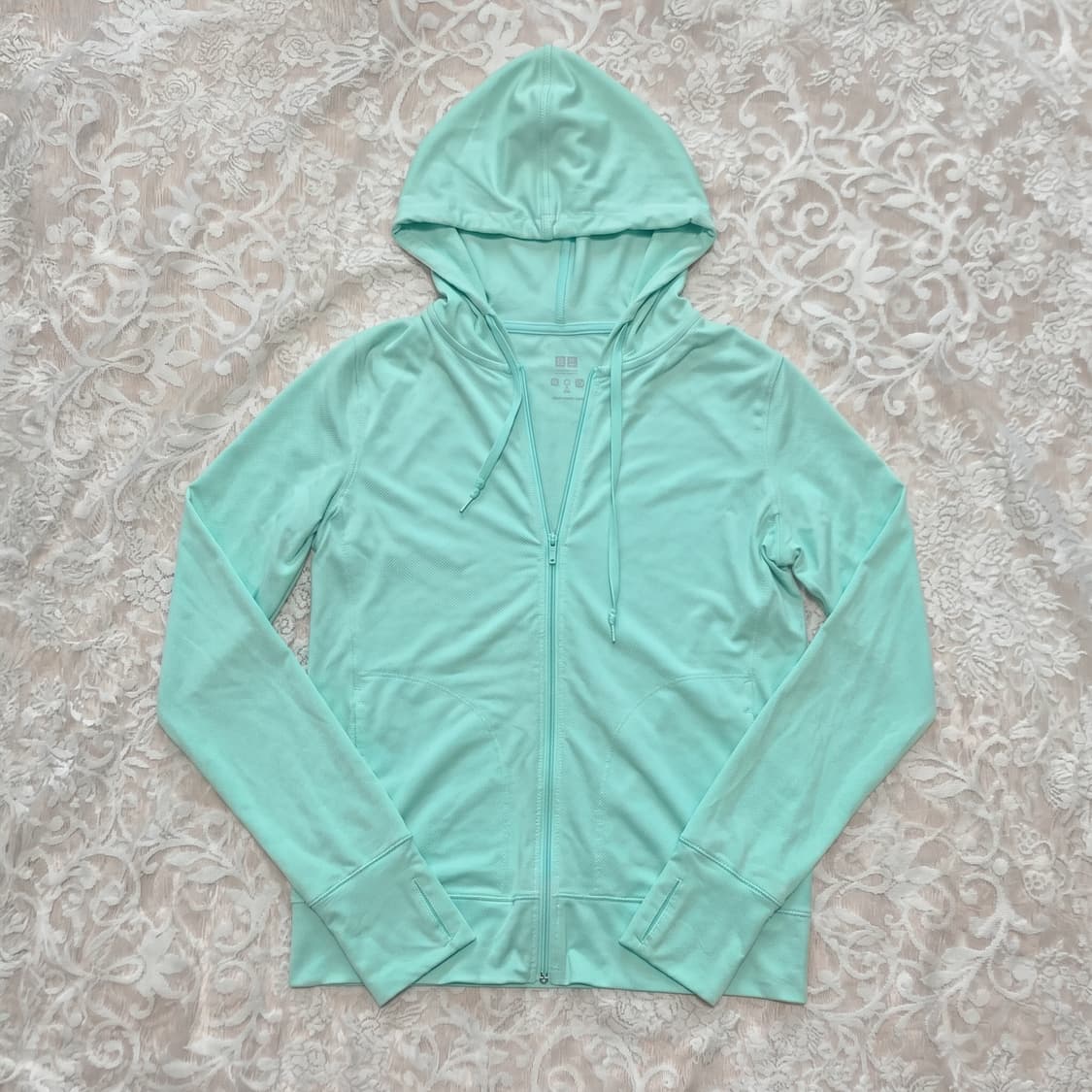 Uniqlo mint hooded zip-up 상품이미지1