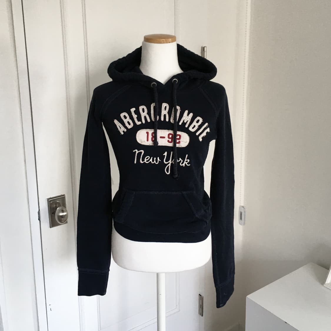 아베크롬비 y2k 네이비 후드티 상품이미지1