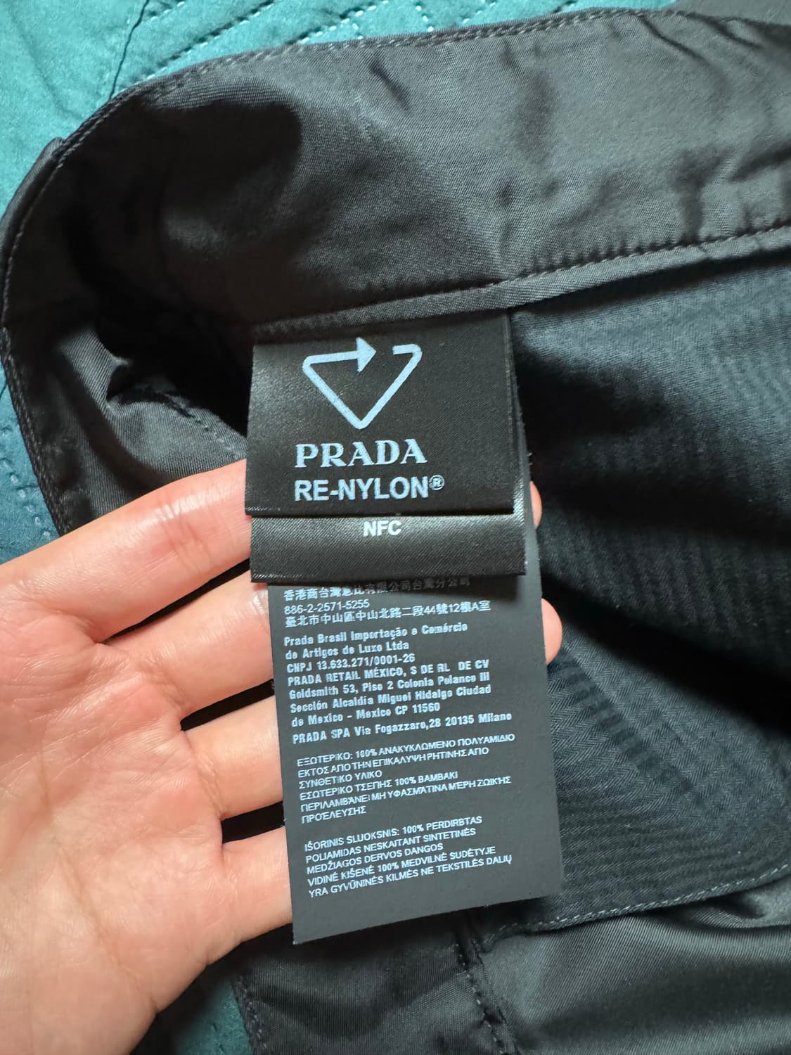 프라다 리나일론 버뮤다 상품이미지5