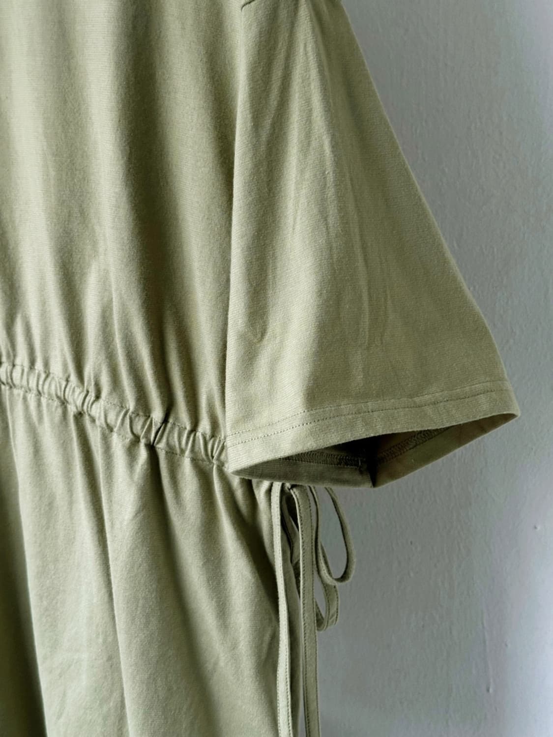 String point asymmetry panel crew neck t 상품이미지5