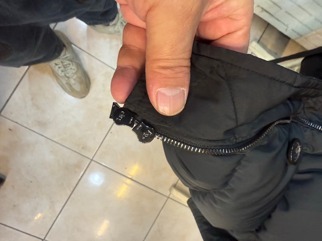 1/66 정품 몽클레어 NEDAADE 후드패딩 팝니다 상품이미지9