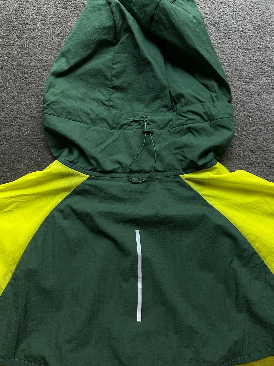 나이키 런닝 바람막이 XL  상품이미지4