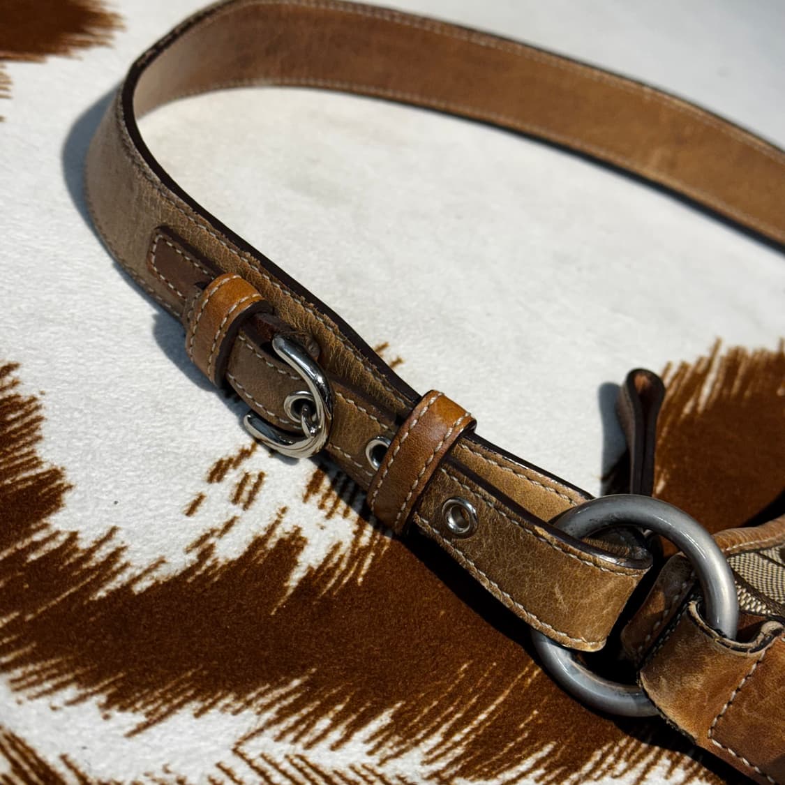 코치 모노그램 레더 숄더백 베이지 y2k 상품이미지7