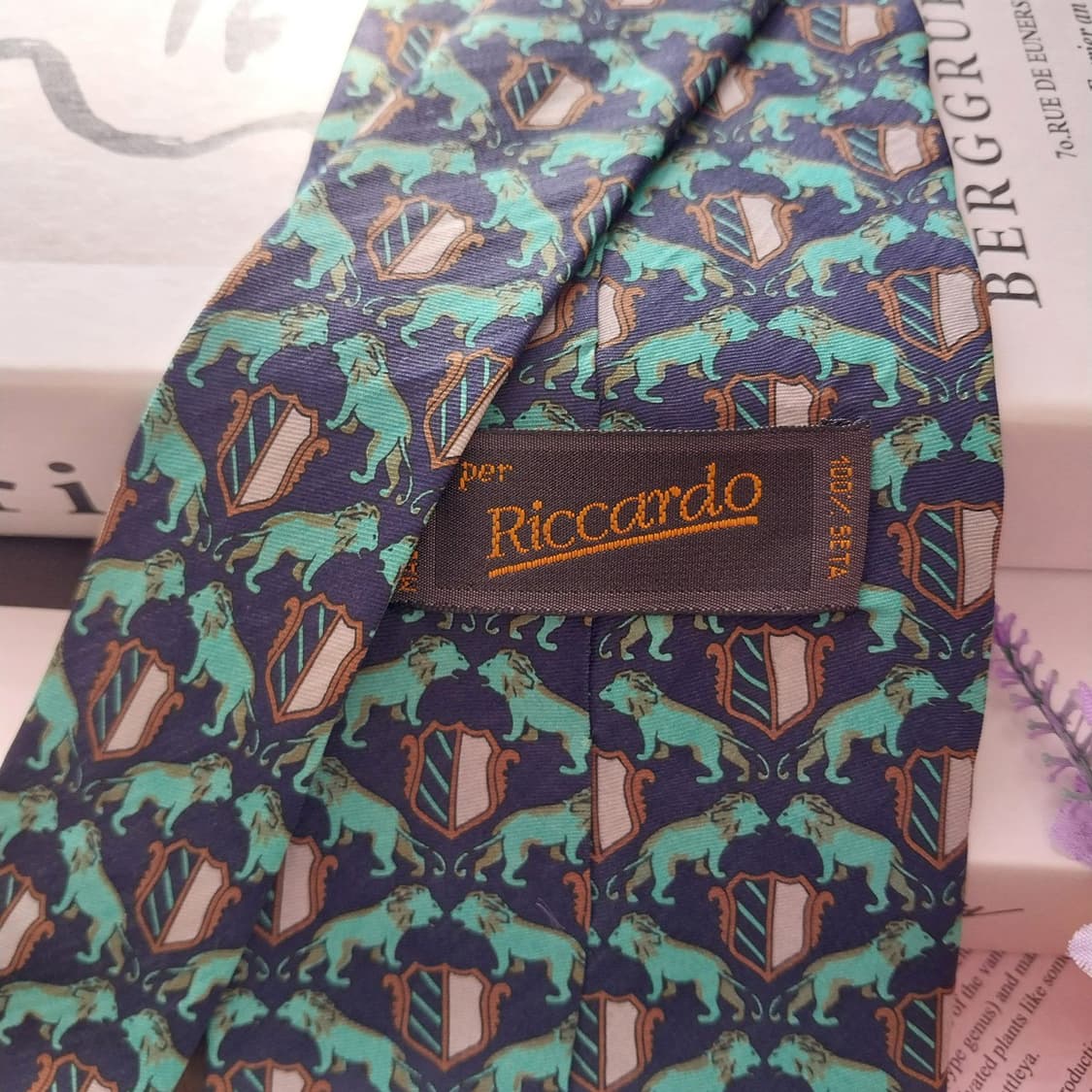 리카르도 실크 사자 문장 패턴 넥타이 9.6cm A+등급 K1282
 상품이미지6