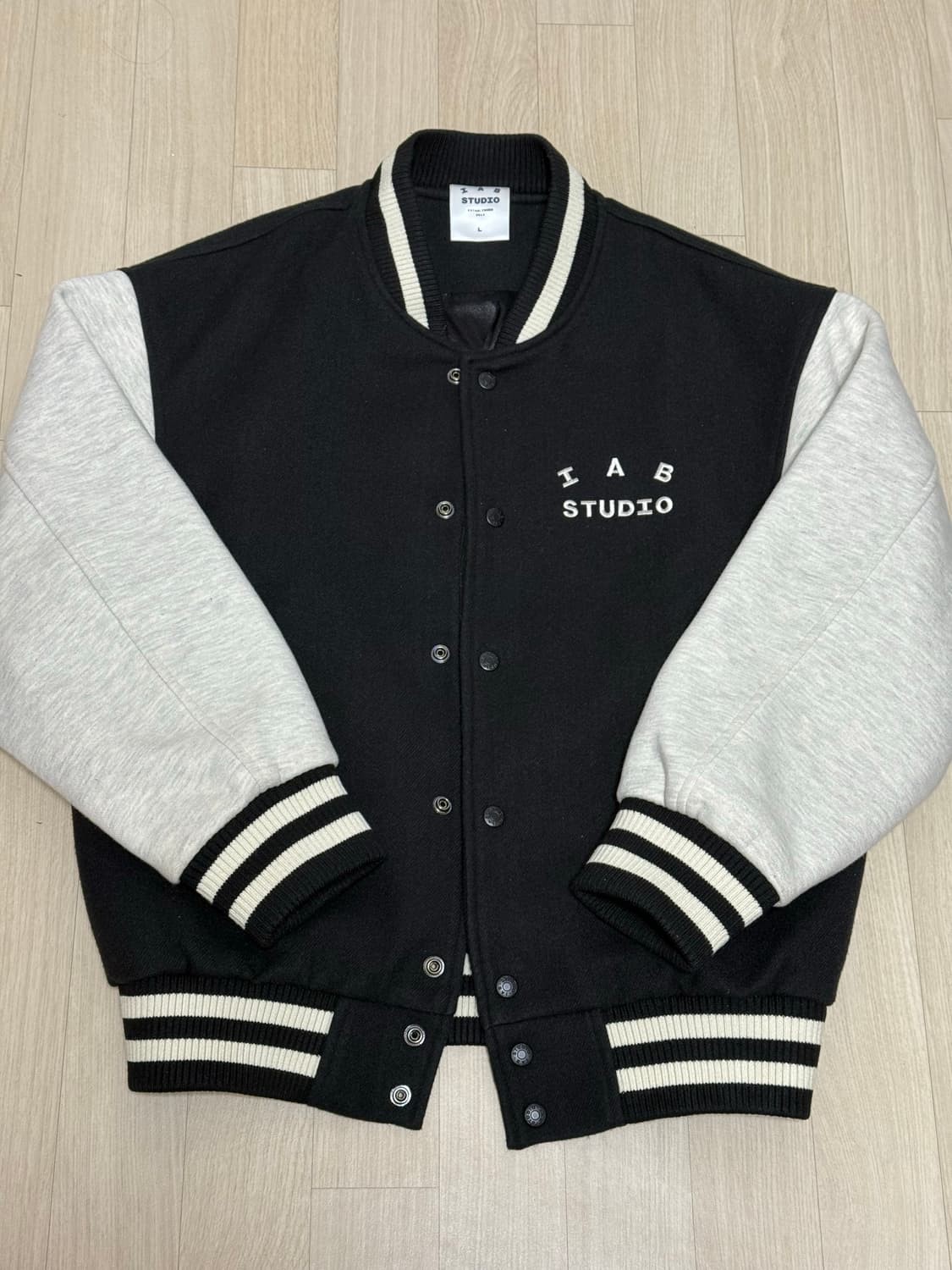 아이앱 스튜디오 스타디움 자켓 블랙 아이보리 L 상품이미지1