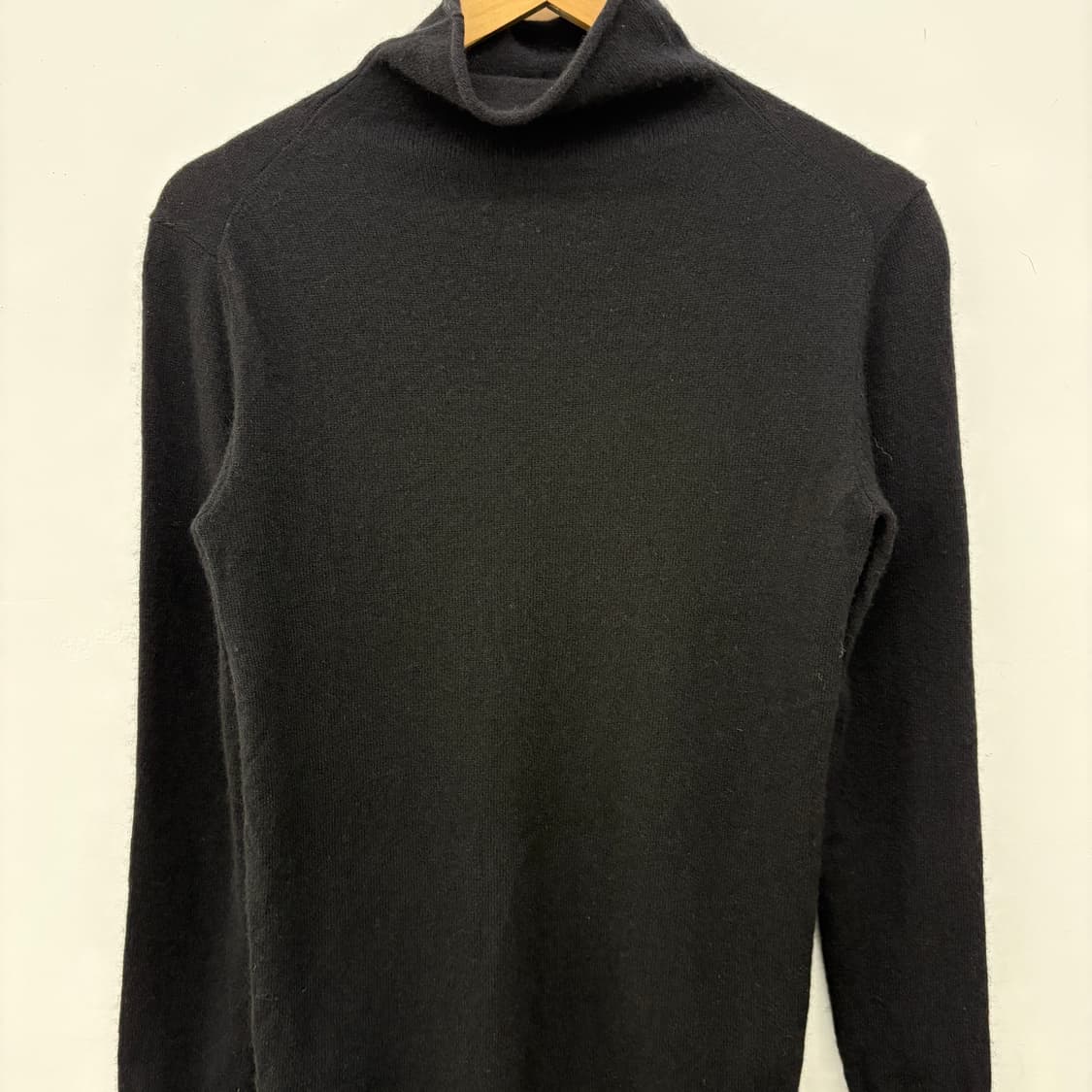 캐시미어 100% 블랙 목폴라 니트 여성 M 상품이미지2