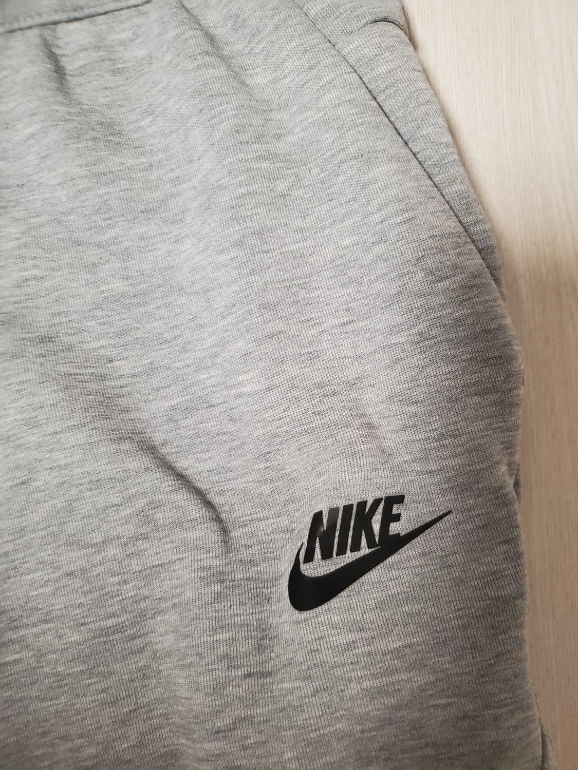 나이키 테크 플리스 조거 팬츠 CU4496-063 사시즈90 s

사용감 상품이미지4