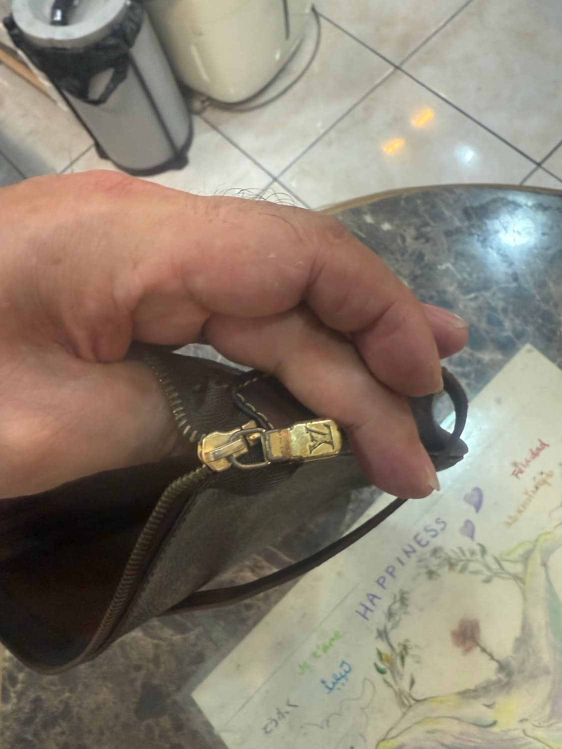 정품 루이비통 포쉐드 악세수아 팝니다 상품이미지8