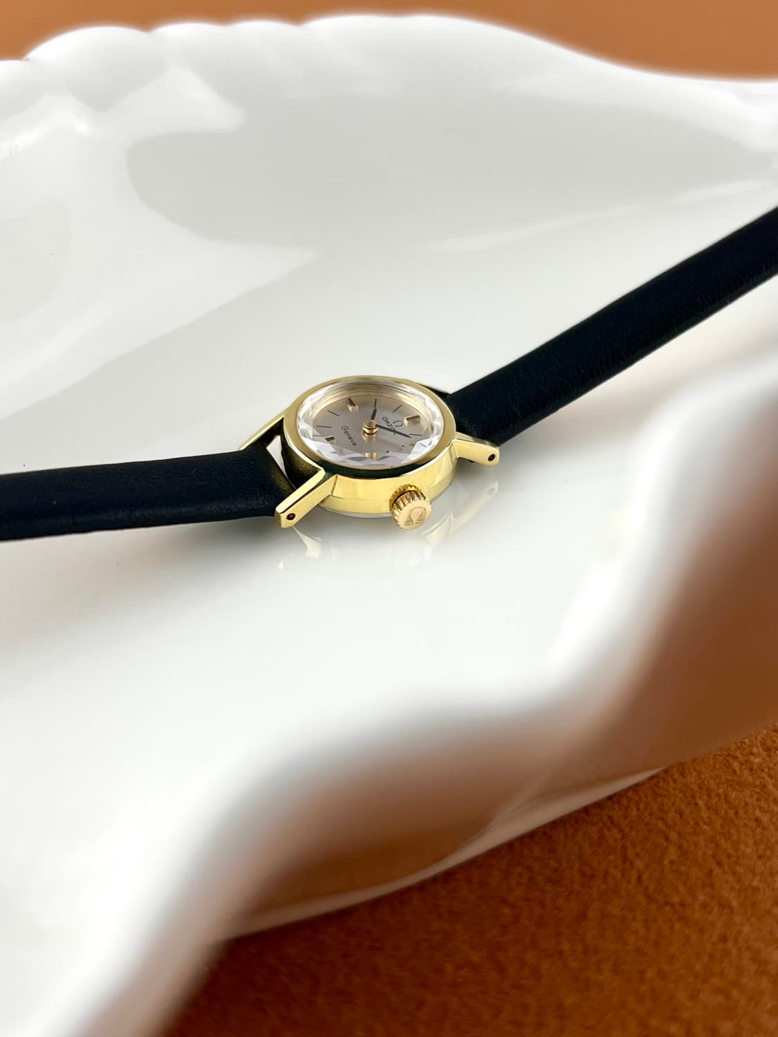 OMEGA Lady mini round gold watch 상품이미지4