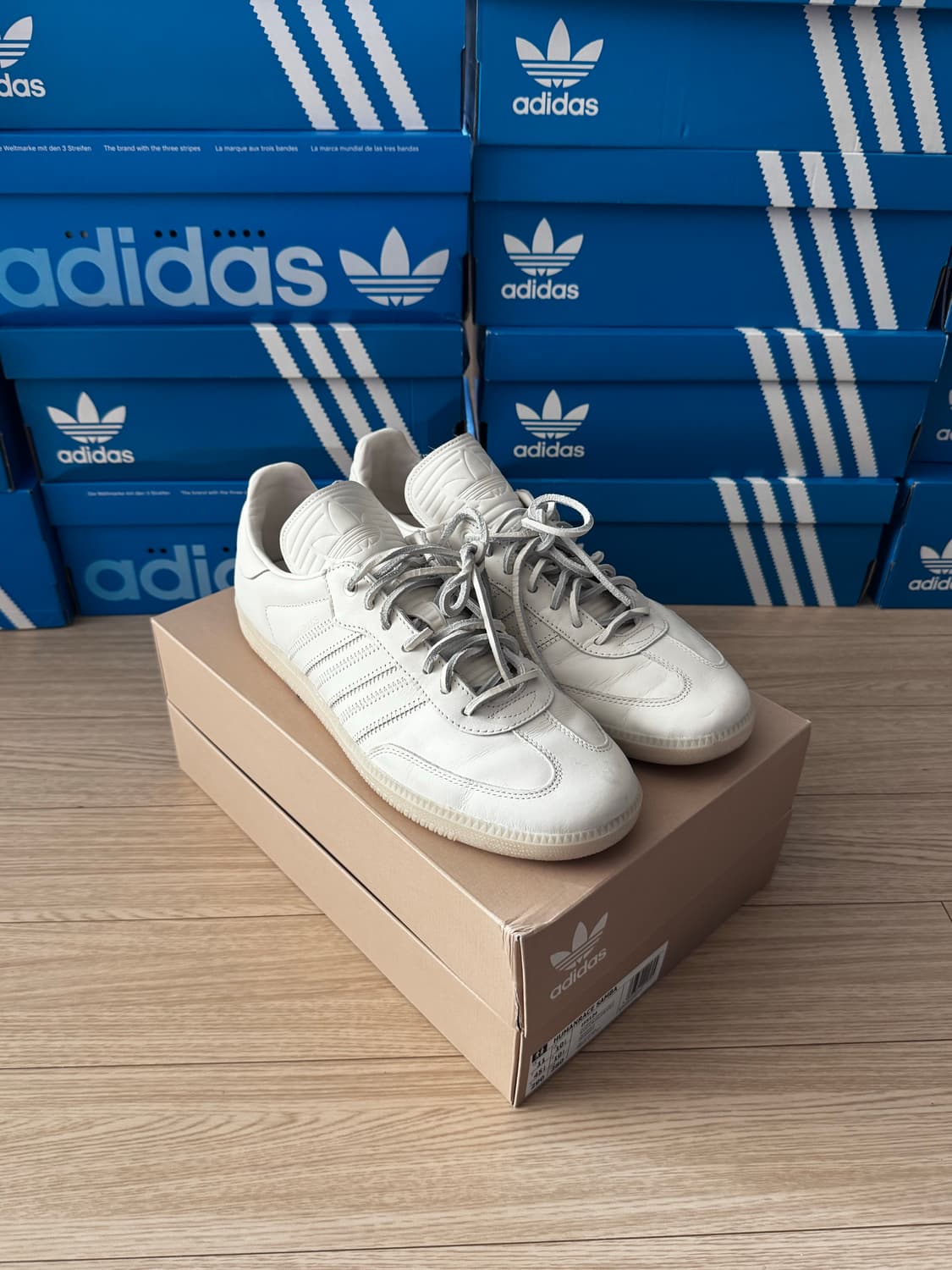 아디다스 x 퍼렐 윌리엄스 휴먼레이스 삼바 290 상품이미지1