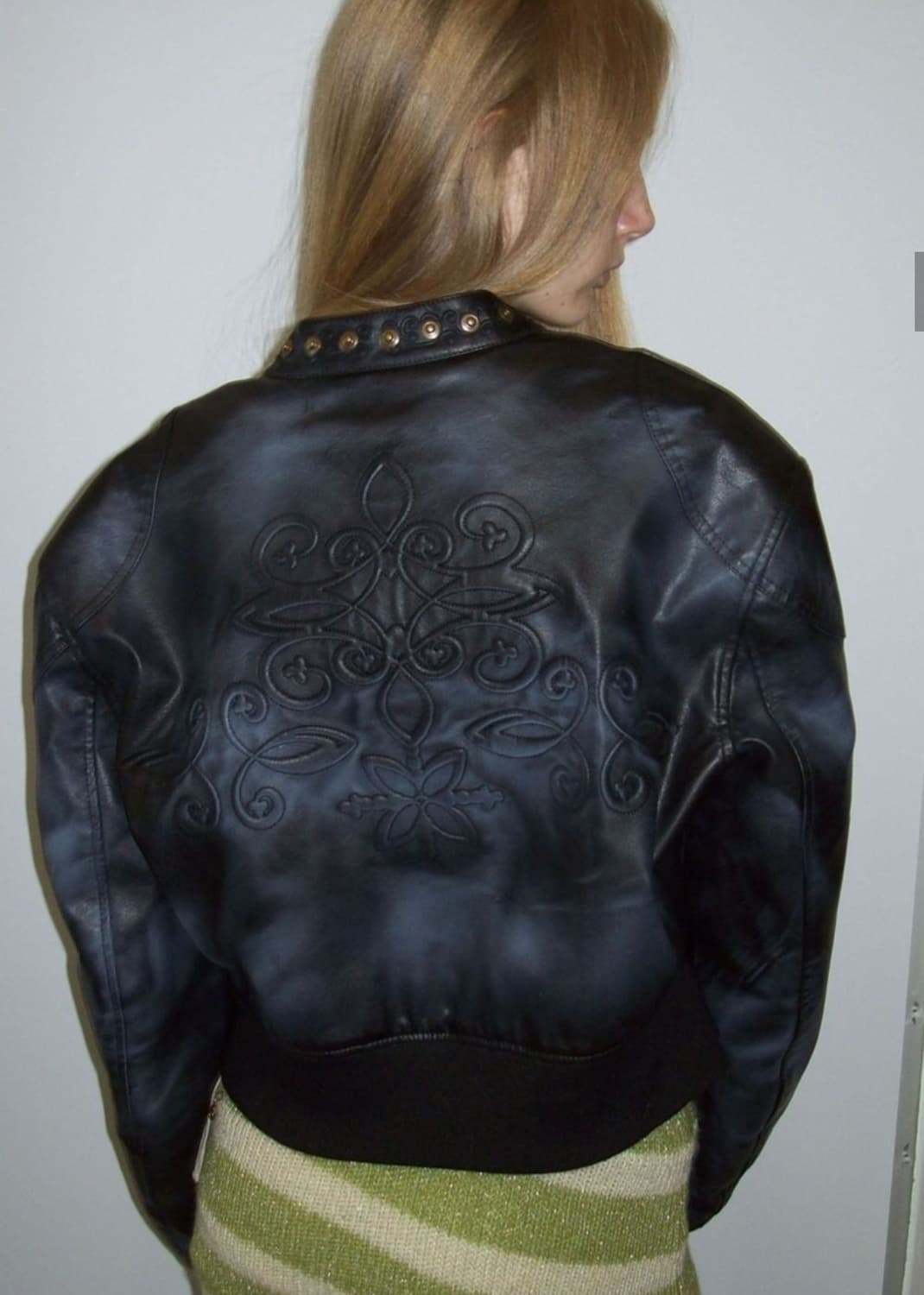 스컬프터 엠보스 레더 봄버 자켓(black) 판매합니다 상품이미지3