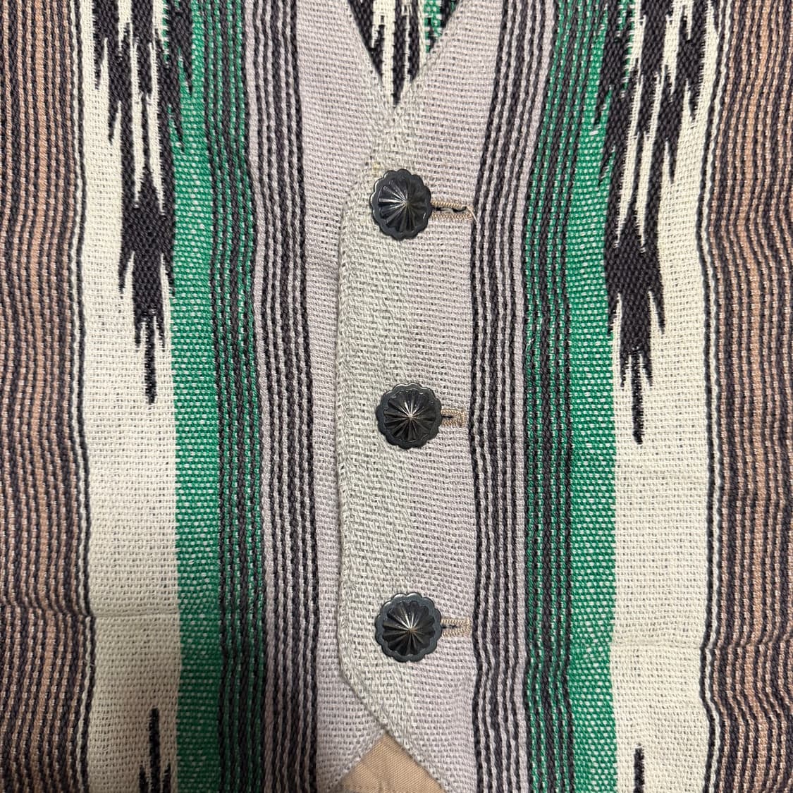 AYUITE(아유이) 나바호 패턴 조끼 상품이미지3