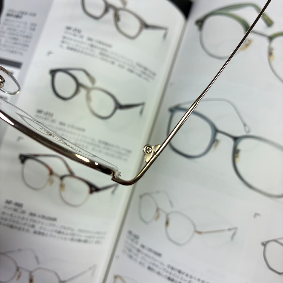 SEIKO 세이코 반무테 티타늄 골드 일본 안경 상품이미지4