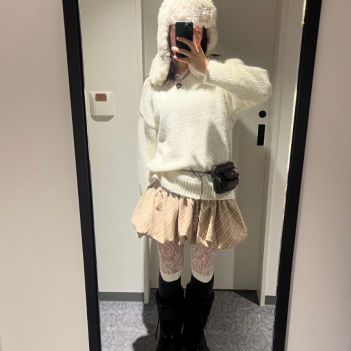 김아홉 |  브이넥 레이스 니트 상품이미지3